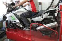 bmw k 1600 gt en el banco